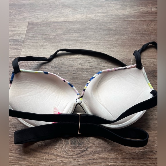 Victoria’s Secret Banded Hottie Halter Bikini Top - Picture 7 of 10